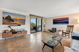 5420 N Ocean Dr in West Palm Beach, FL - Building Photo - Building Photo
