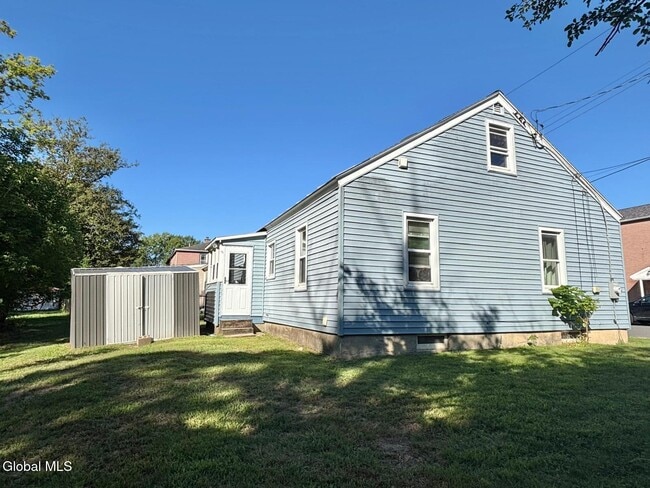 23 Lakeview Ave in Rensselaer, NY - Building Photo - Building Photo