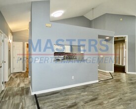 915 Hilltop Ln in Toledo, OH - Building Photo - Building Photo