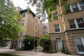 4750 N Albany Ave in Chicago, IL - Building Photo - Building Photo