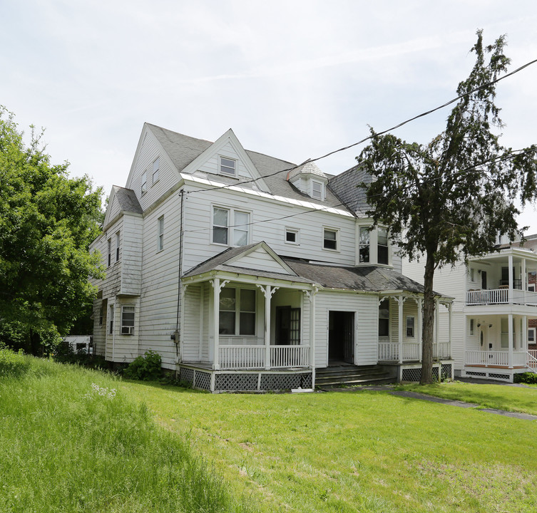 118-120 S Lake Ave in Albany, NY - Building Photo