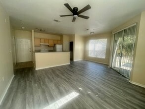 5807 Legacy Crescent Pl in Riverview, FL - Building Photo - Building Photo