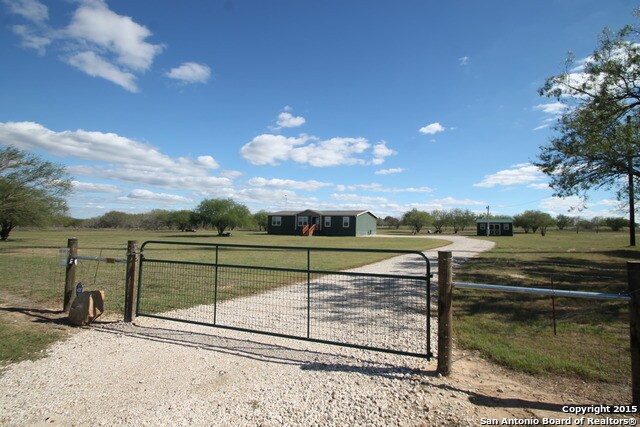 8600 S Loop 1604 E in Elmendorf, TX - Building Photo