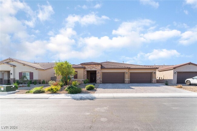 5371 Brevin Ct in Las Vegas, NV - Building Photo - Building Photo