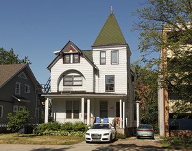 922 S State St in Ann Arbor, MI - Foto de edificio - Building Photo