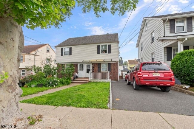 property at 39 E 7th St