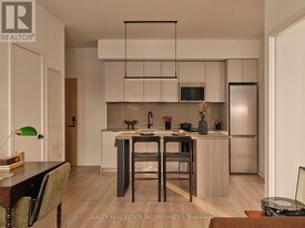 65 Trinity St in Toronto, ON - Building Photo