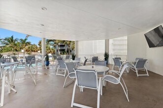 3000 N Ocean Dr, Unit Unit17-B in Riviera Beach, FL - Foto de edificio - Building Photo