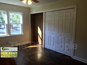 1 Chipley Ln in Greenville, SC - Foto de edificio - Building Photo