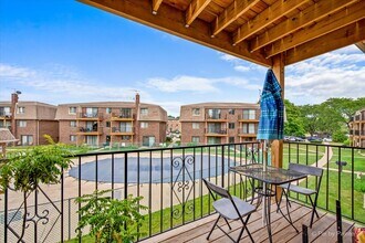 1452 Carol Ct in Palatine, IL - Building Photo - Building Photo