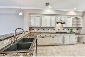 415 Asbury St in Houston, TX - Building Photo - Building Photo