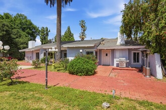 8647 Corbin Ave in Winnetka, CA - Building Photo - Building Photo