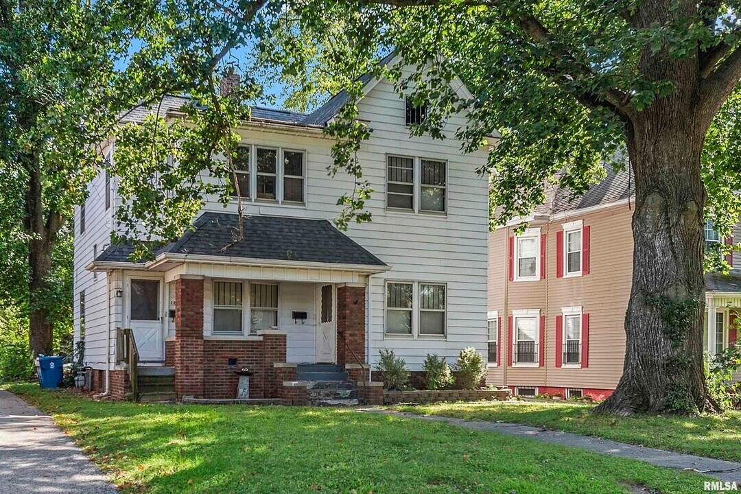 1214 W Monroe St in Springfield, IL - Building Photo