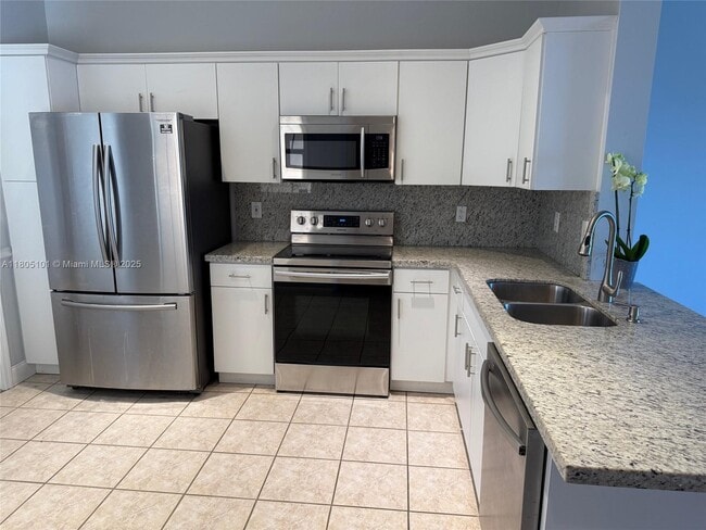 1808 Salerno Cir in Weston, FL - Foto de edificio - Building Photo