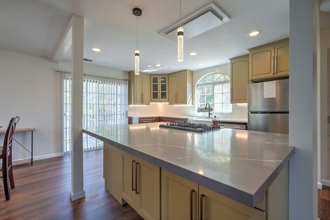 2891 Whitney St in San Diego, CA - Building Photo - Building Photo