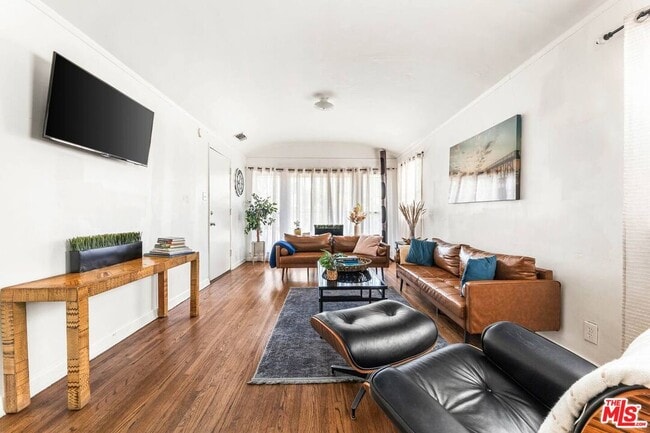 property at 608 N Alta Vista Blvd