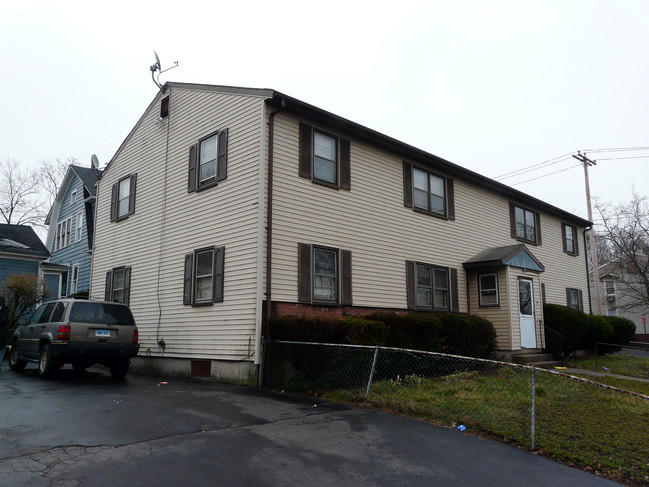 1105 Ella T Grasso Blvd in New Haven, CT - Building Photo - Building Photo