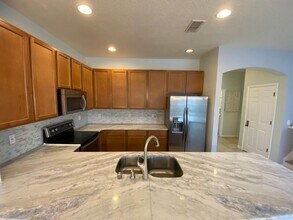 541 Las Fuentes Dr in Kissimmee, FL - Building Photo - Building Photo