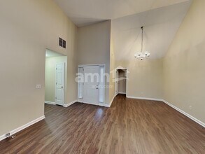 4604 Young Deer Dr in Cumming, GA - Foto de edificio - Building Photo