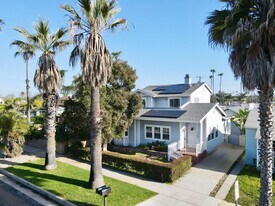 1708 Broadway St in Oceanside, CA - Building Photo