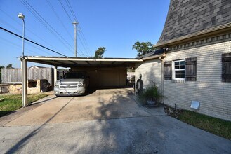 2503 Southwick St in Houston, TX - Foto de edificio - Building Photo