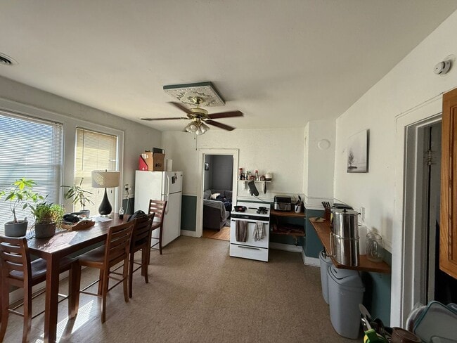 property at 1819 N Pulaski St