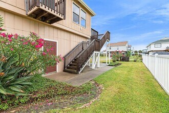 16716 Fletcher Christian in Jamaica Beach, TX - Building Photo - Building Photo