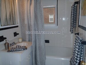 38 Harris St-Unit -1 in Brookline, MA - Building Photo - Building Photo