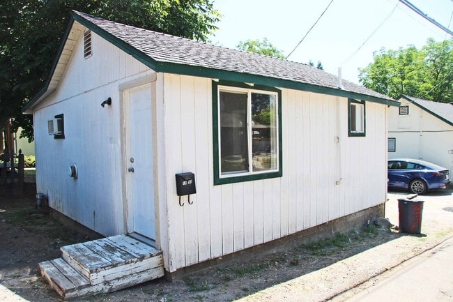 18493 Rosier Ave in Tuolumne, CA - Building Photo - Building Photo