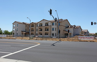 Vintage at Laguna I in Elk Grove, CA - Building Photo - Building Photo