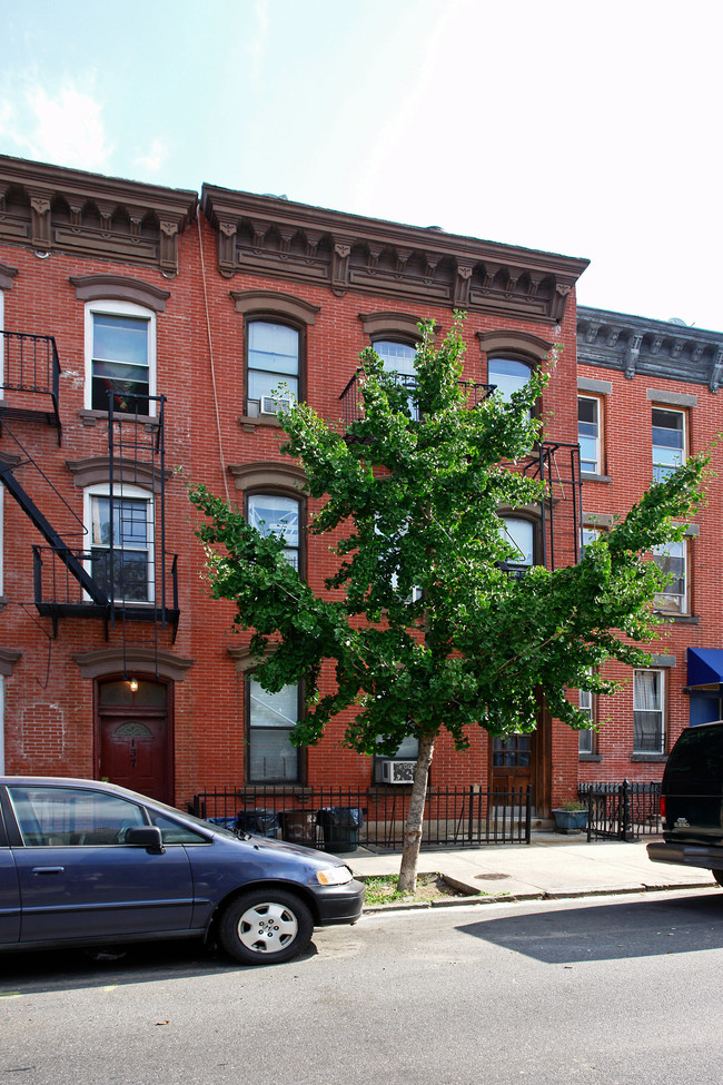 139 23rd St in Brooklyn, NY - Foto de edificio - Building Photo