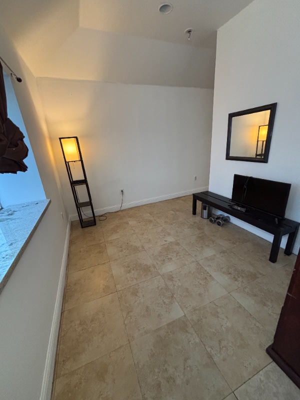 2421 Hunter St in Los Angeles, CA - Building Photo - Building Photo