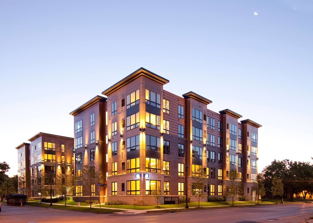 Yugo Minneapolis Sydney Hall in Minneapolis, MN - Foto de edificio