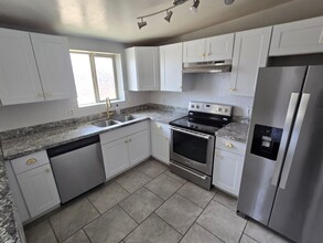 6042 E 33rd St in Tucson, AZ - Foto de edificio - Building Photo