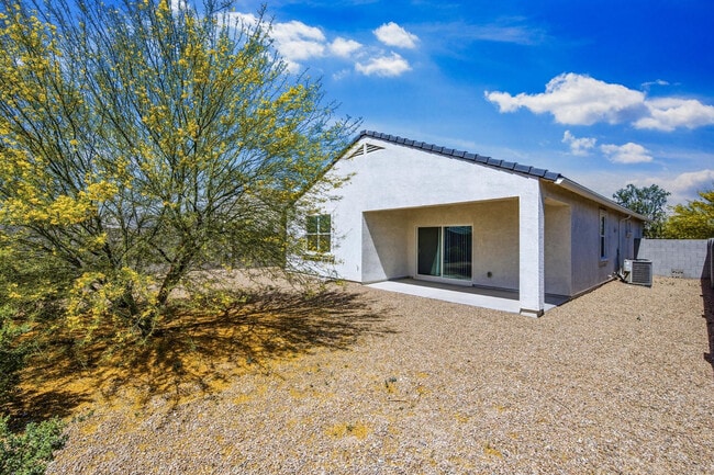 1033 W Avalon Canyon Dr in Casa Grande, AZ - Building Photo - Building Photo