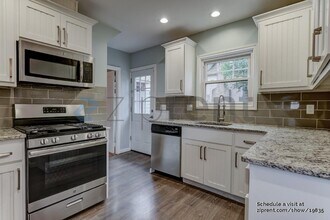 5806 NE 60th Ave in Portland, OR - Building Photo - Building Photo