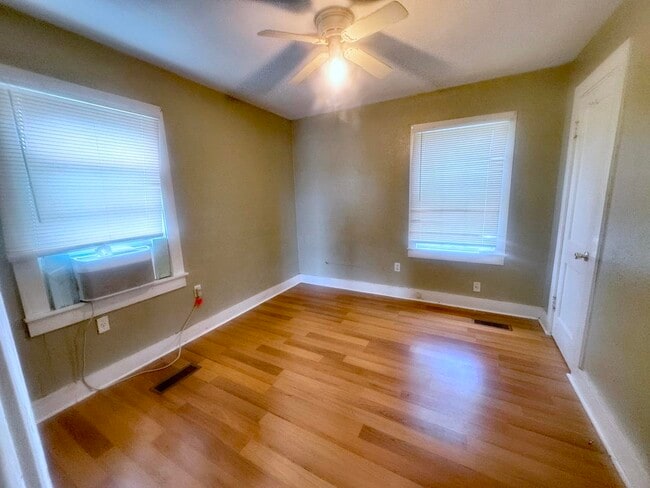 1407 Greenwood Alley in Bowling Green, KY - Building Photo - Building Photo