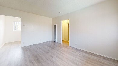 803 Java Ave Inglewood, CA 90301 in Inglewood, CA - Building Photo - Interior Photo