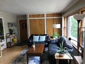 1208 Erin St, Unit A in Madison, WI - Foto de edificio - Building Photo