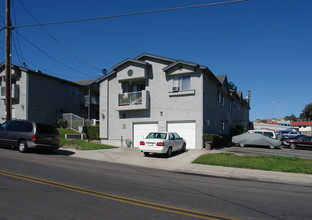 5410-5420 Lea St in San Diego, CA - Building Photo - Building Photo