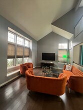 1756 Bradford Ln in Crystal Lake, IL - Building Photo - Building Photo