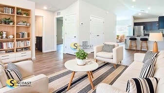 27220 Washington St in Port Charlotte, FL - Building Photo