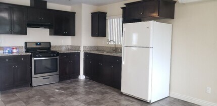 1230 E 33rd St in Los Angeles, CA - Building Photo - Building Photo