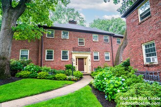 75 Wyman St in Newton, MA - Foto de edificio - Building Photo
