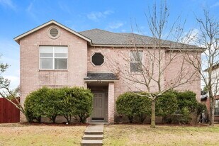 824 Willow Wood Dr in Cedar Hill, TX - Building Photo