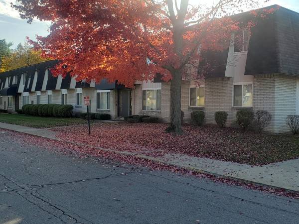 Willow Creek Apartments in Westland, MI - Foto de edificio
