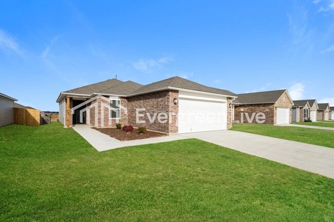 1104 W Lawton Rd in Claremore, OK - Building Photo - Building Photo