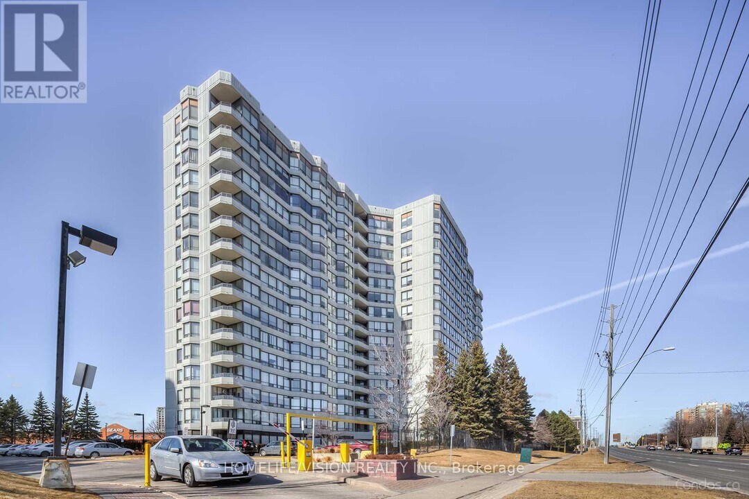 7460-7460 Bathurst St in Vaughan, ON - Building Photo