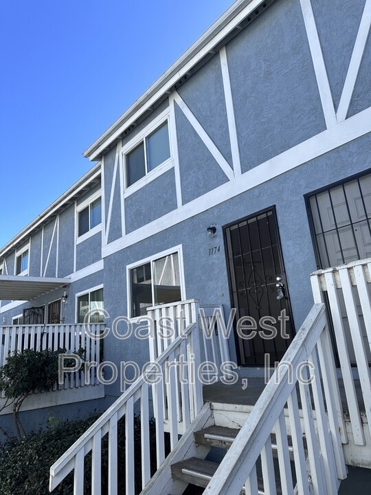 1174 Cypress Ave in Imperial Beach, CA - Foto de edificio