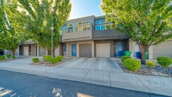 350 State St in Reno, NV - Building Photo